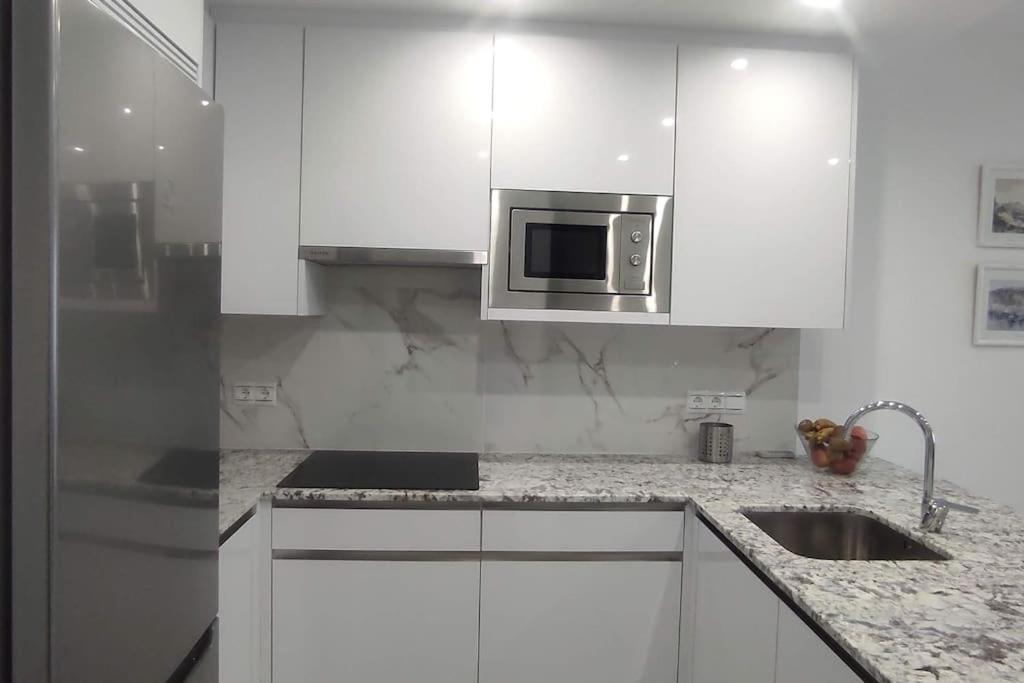라칼라데미야스 Piso En El Centro De La Cala 아파트 외부 사진